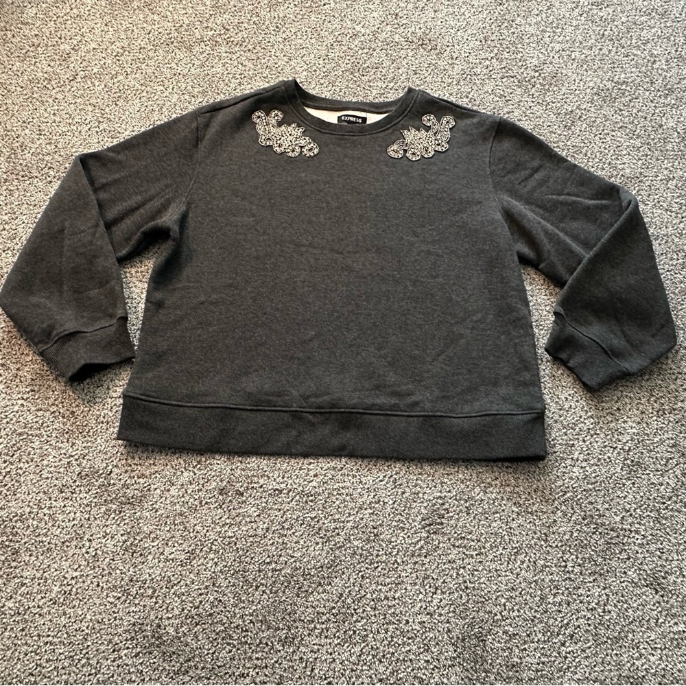 EXPRESS L Dark Gray Sweatshirt Crystal Embellishment R $79 NWOT - Picture 4 of 9